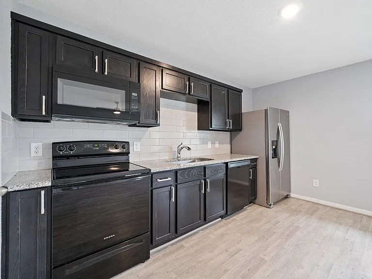 17038 Marie Village Dr — Photo 11