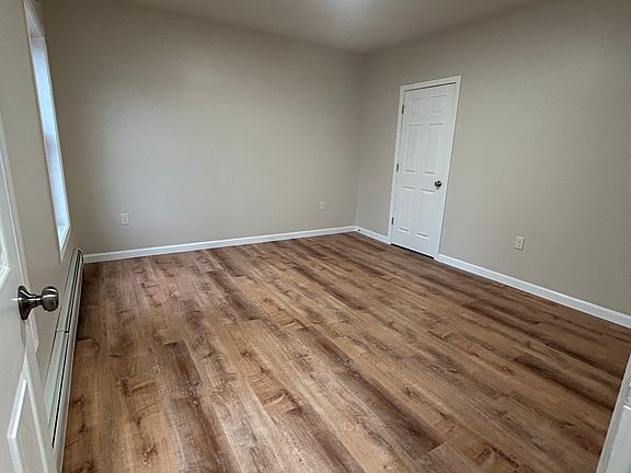 4th image of 104 Franklin St APT A