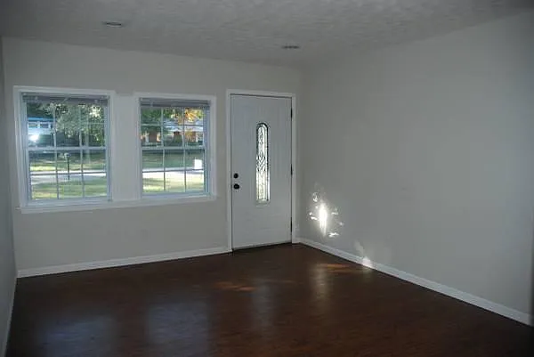 2206 W 21st St — Photo 9