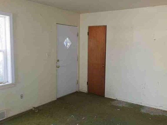 5th image of 557 Lucille Ln