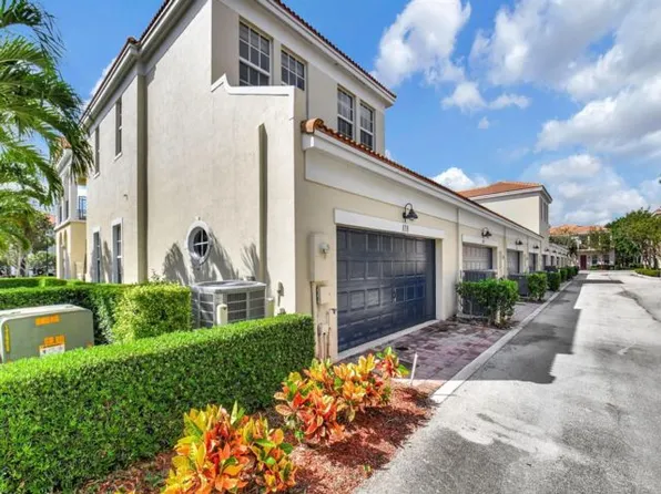 838 NW 83rd Ln, Boca Raton, FL 33487