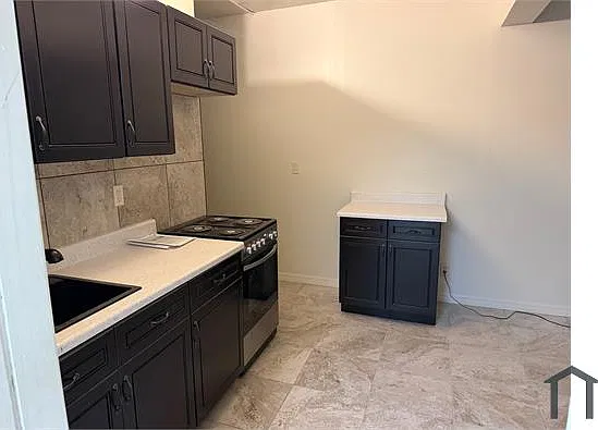 1 bed, 350 sqft, $1,295 — Photo 4