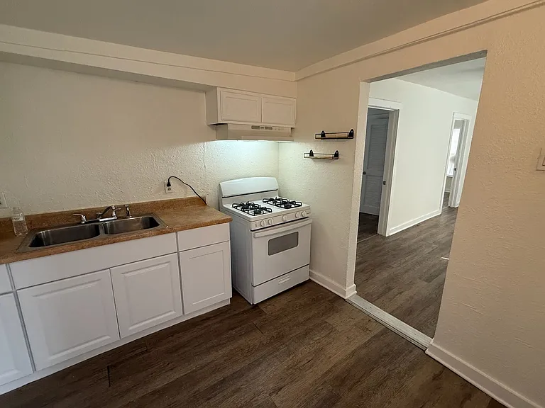 204 Lone Star Blvd — Photo 8