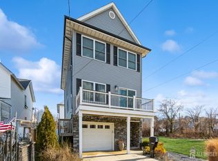 45 Miller St, Highlands, NJ 07732