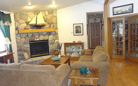 4th image of 16531 Bay Heights Dr