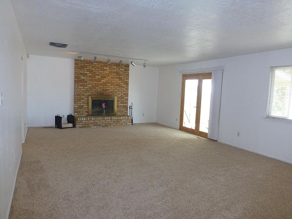 2nd image of 825 Nakomis Dr NE