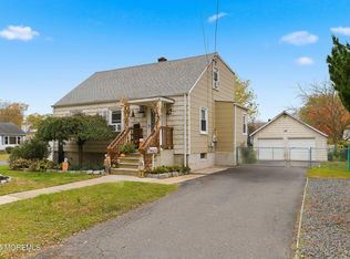 19 Weamaconk Drive, Englishtown, NJ 07726