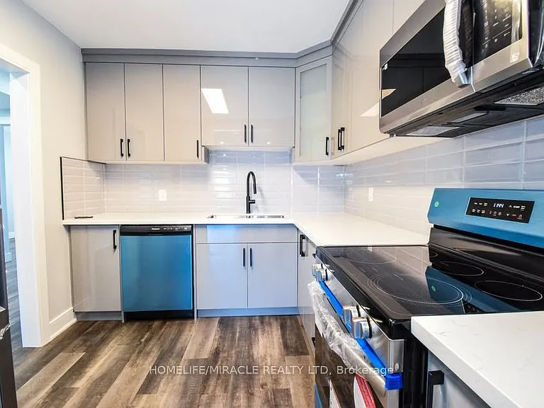 64 Louth St #303 — Photo 4