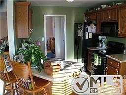 3rd image of 585 Mountain View Dr