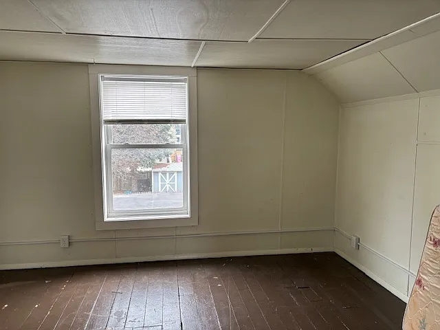 Back bedroom upstairs