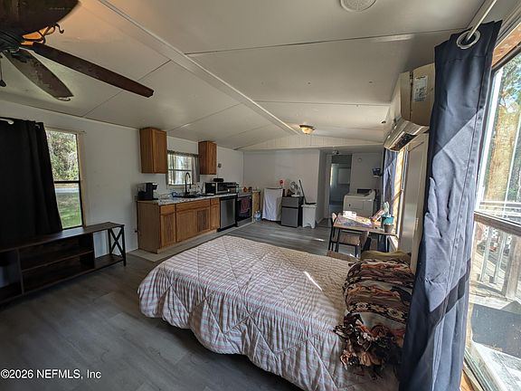 4th image of 114 DURDEN Road