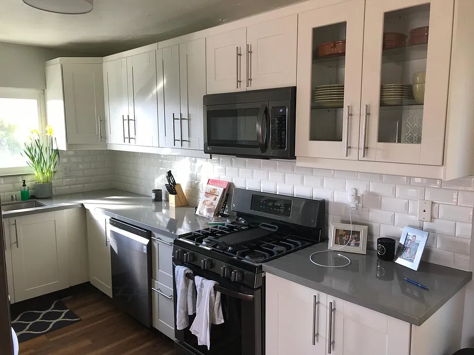 34022 Violet Lantern St