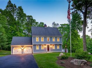 12 Maplewood Dr, Tolland, CT 06084