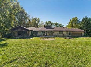 11843 Grafton Rd, Grafton, OH 44044