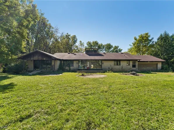 11843 Grafton Rd, Grafton, OH 44044