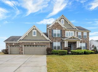 1266 Colinbrook Cir, Greenwood, IN 46143