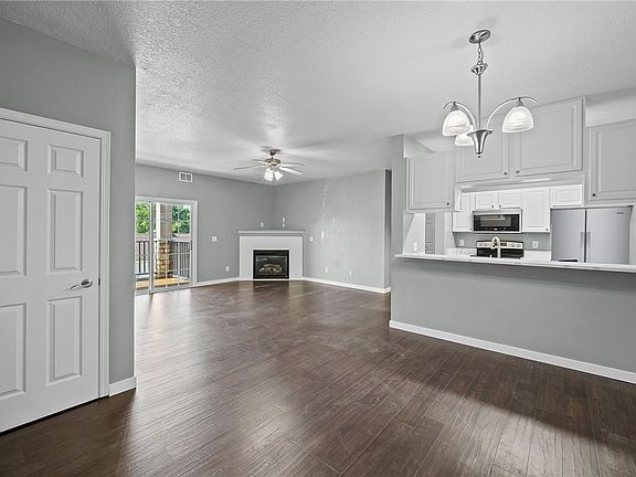 5th image of 6255 Beechtree Dr Unit 3204