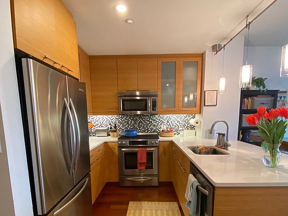 4th image of 251 7th St APT 6C