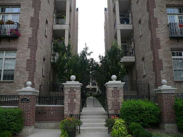 1st image of 450 E Ohio St APT 112