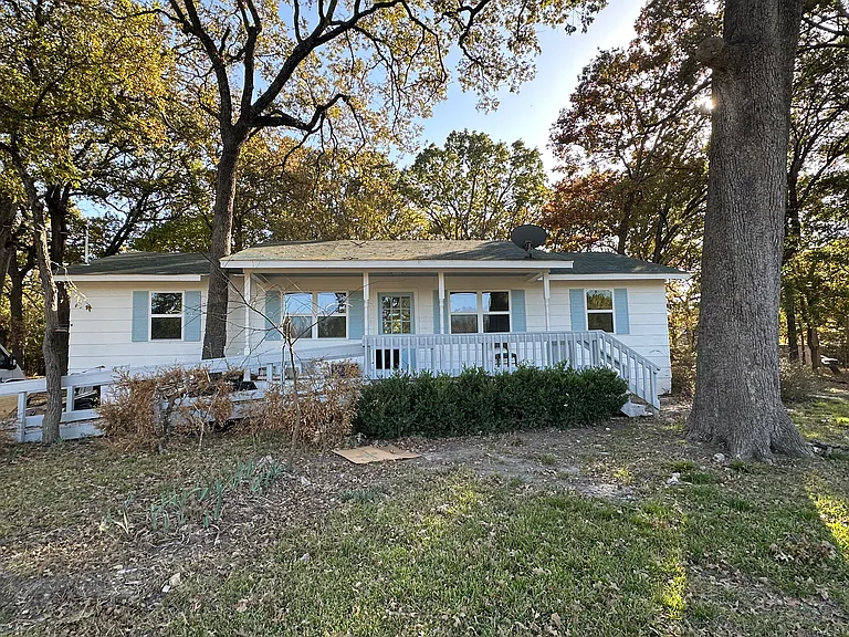 2752 Private Road 2410 — Photo 2