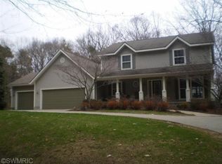 14496 Lakeshore Dr, Grand Haven, MI 49417