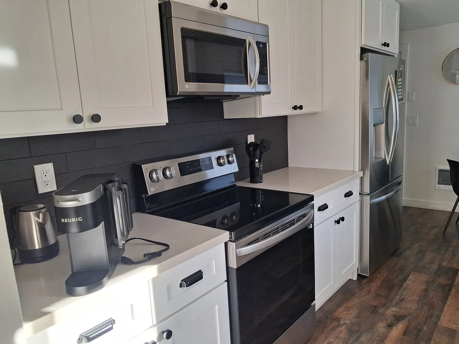 2 bed, 950 sqft, $3,200 — Photo 4