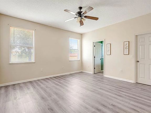 4th image of 1 Rockwell Ln W