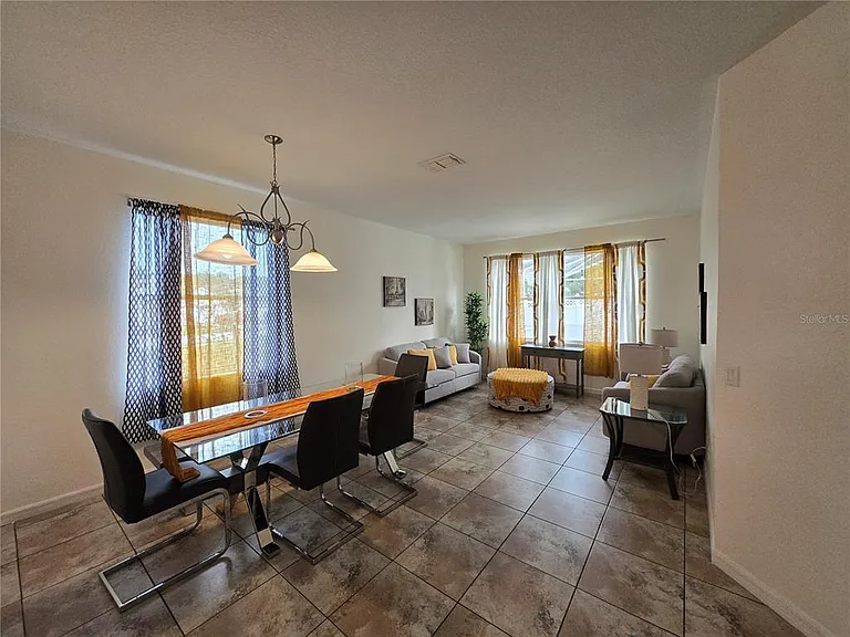 930 Oxford Dr — Photo 19