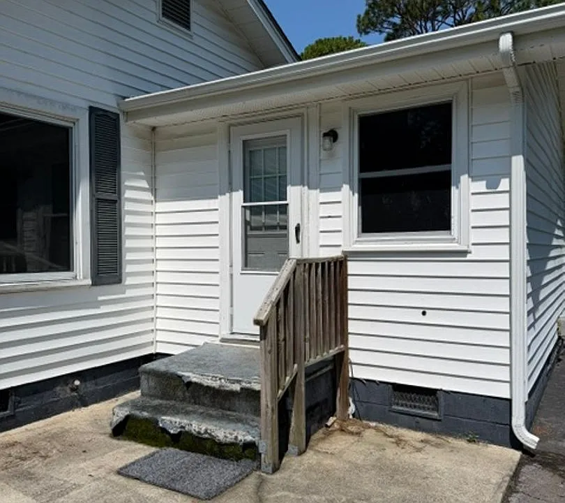 104B Charles St