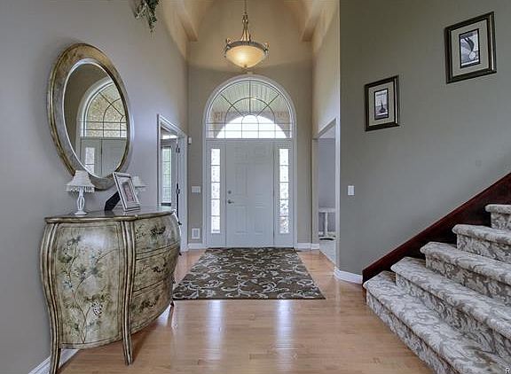 4th image of 28010 Lansdowne Dr