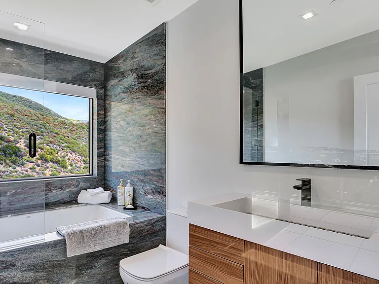 5402 Horizon Dr — Photo 20
