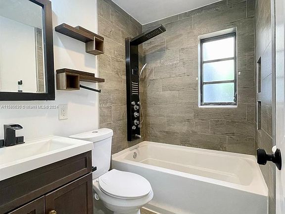 5th image of 207 SE 21st Ave