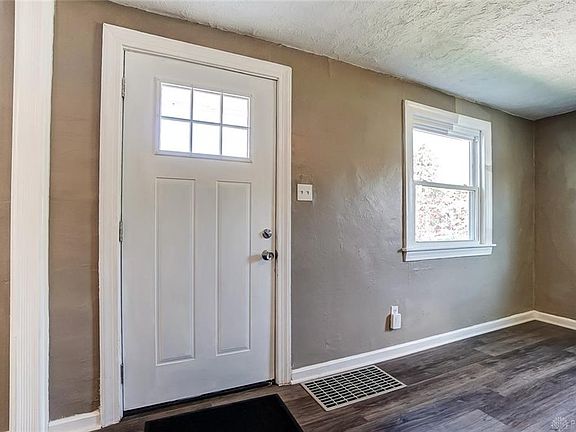 4th image of 1296 Elmdale Dr