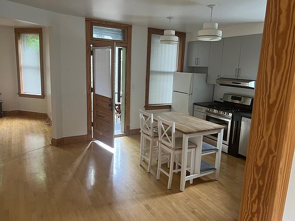 2nd image of 1714 N Honore St Unit 2