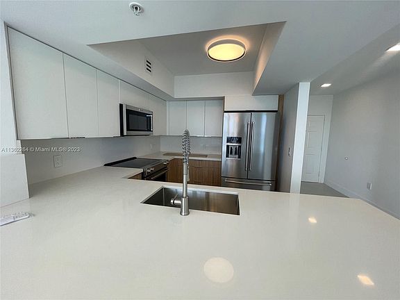 5th image of 16699 Collins Ave APT 2208