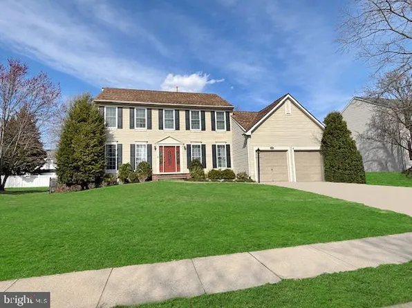 11 Waterford Dr, Lumberton, NJ 08048