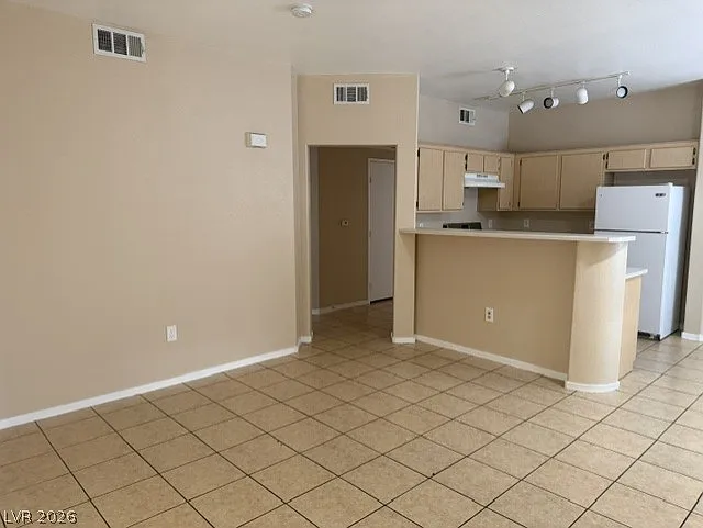 2 bed, 2.0 bath, 968 sqft, $1,495 — Photo 2