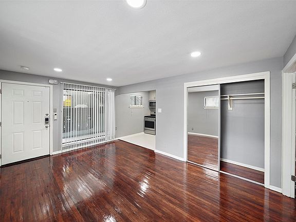 5th image of 311 Hawthorne St APT 1
