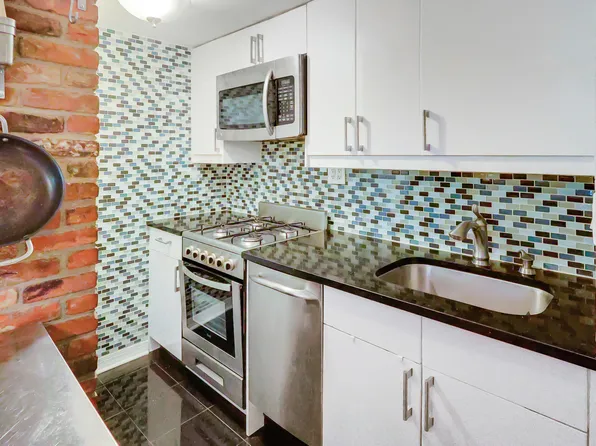 160 East 26th Street 2F image 3 of 7