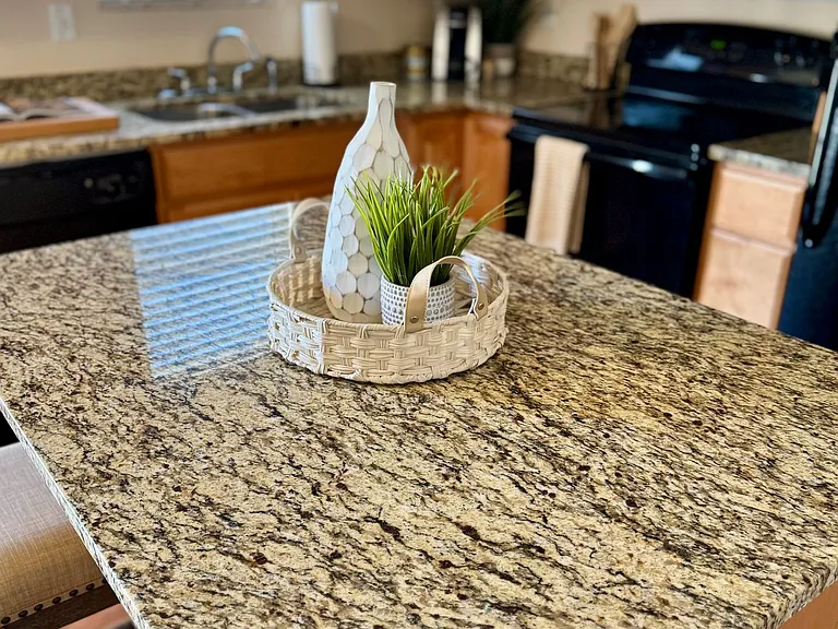 Eagle View Luxury Apartments — Photo 28