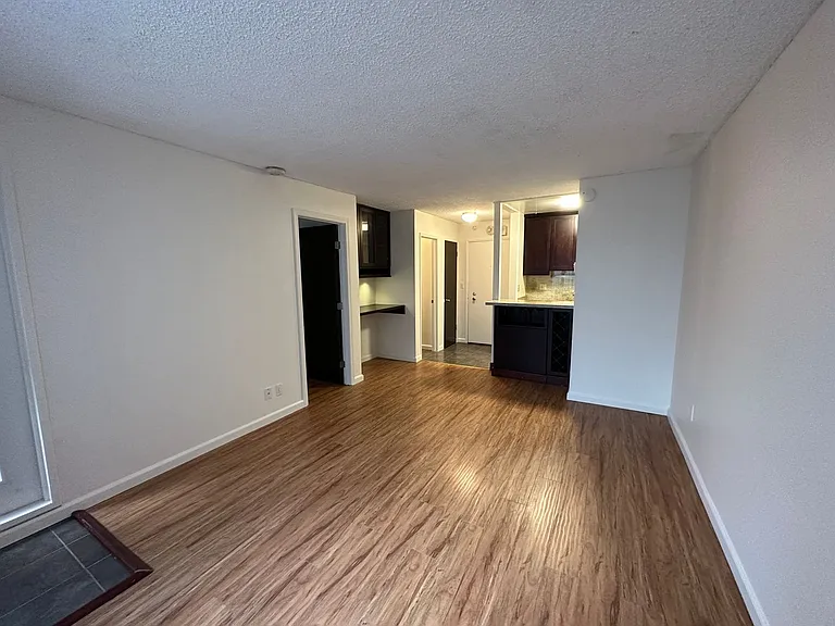 3 Admiral Dr #268 — Photo 2