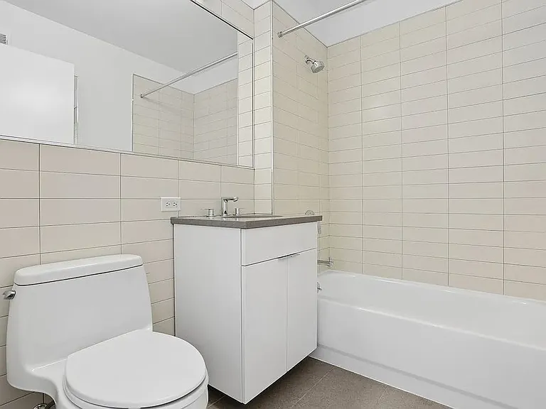 75 W End Ave #R26B — Photo 16