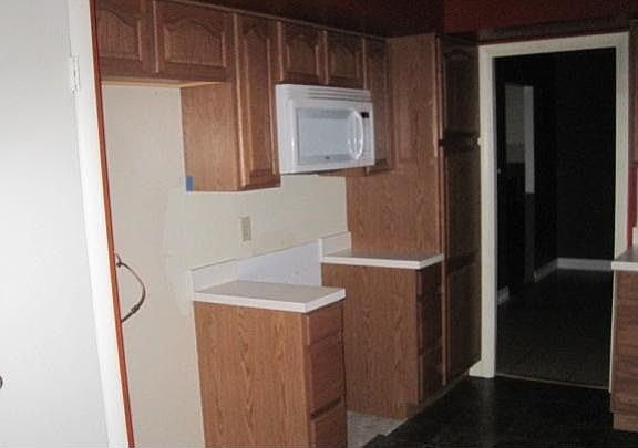 4th image of 3729 Greenbay Dr