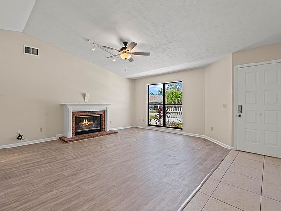 4th image of 2441 SE Avalon Road