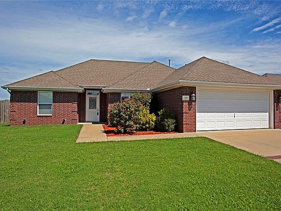 2nd image of 801 E Southern Trace Dr