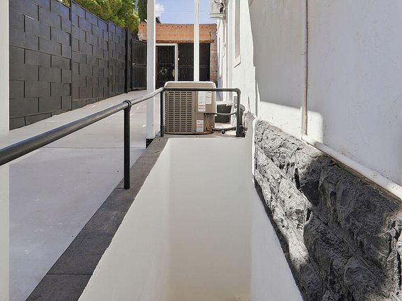 5th image of 505 E Cliff Dr #5