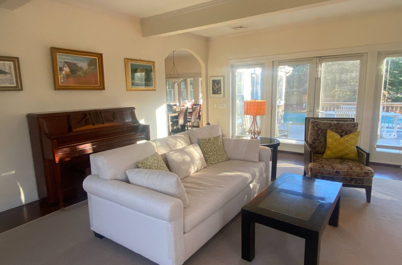  Living room 