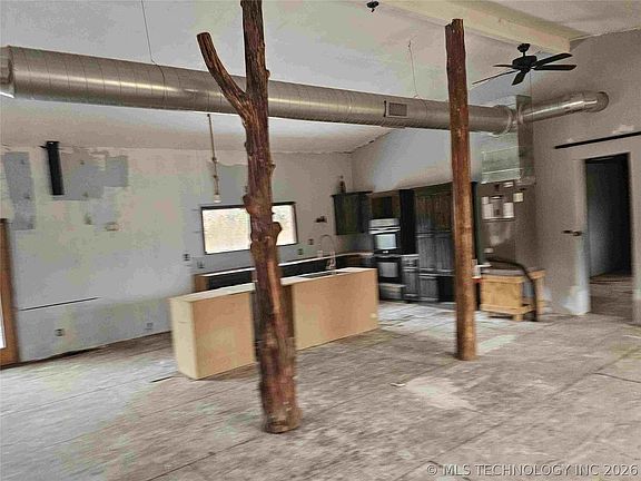 3rd image of 42 Greenbriar Ave