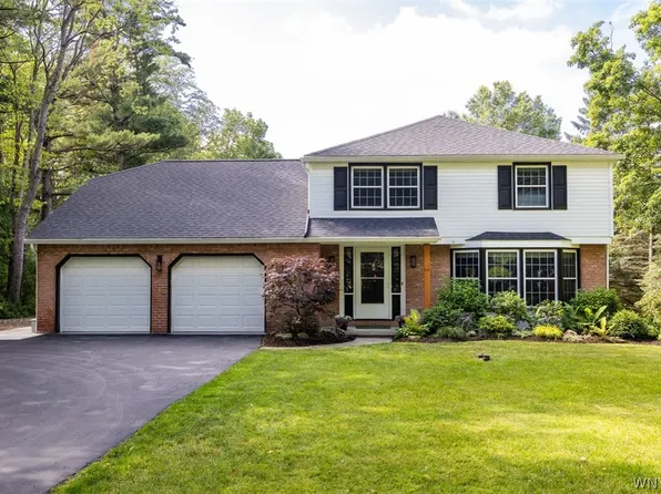 7217 Quaker Rd, Orchard Park, NY 14127