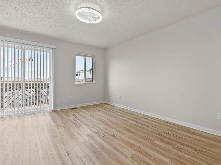 837 Little Bay Ave #3C — Photo 17